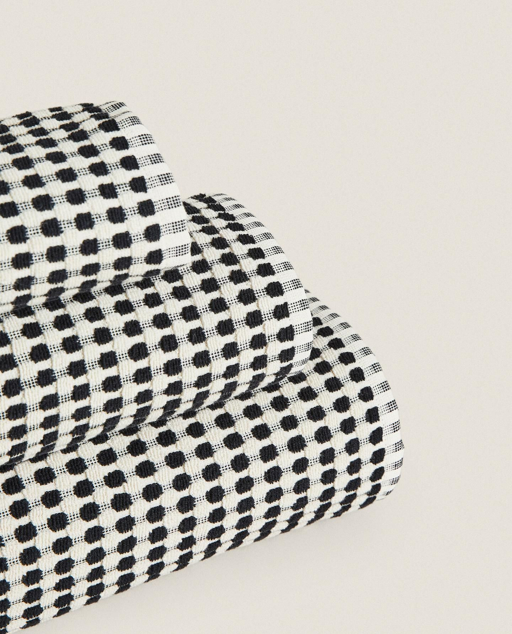 Zara Home - Хлопковое банное полотенце с текстурой, черный, 90х150 см