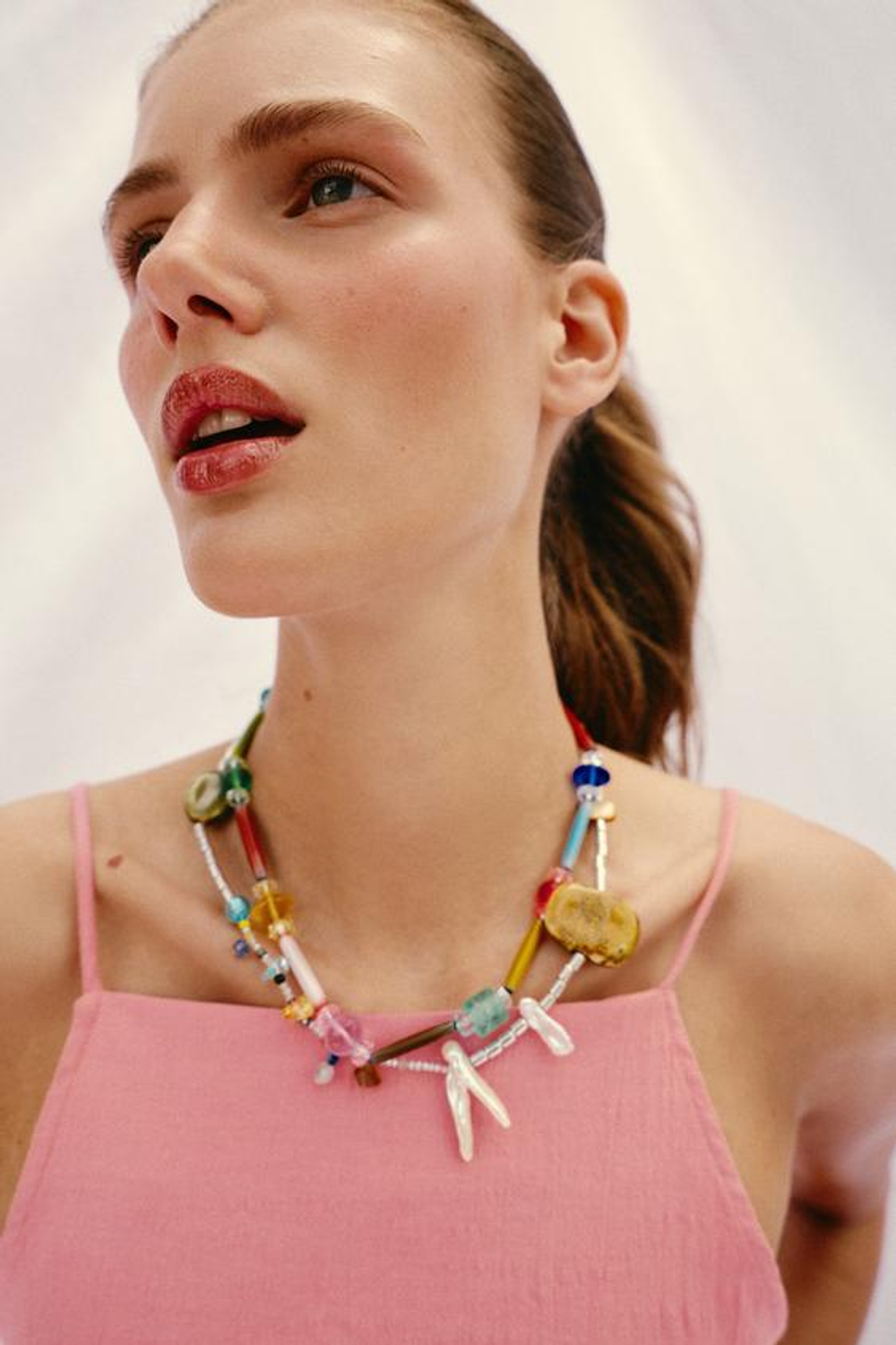 ZARA ОЖЕРЕЛЬЕ ИЗ БИСЕРА И РАКУШЕК, СЕРЕБРИСТЫЙ