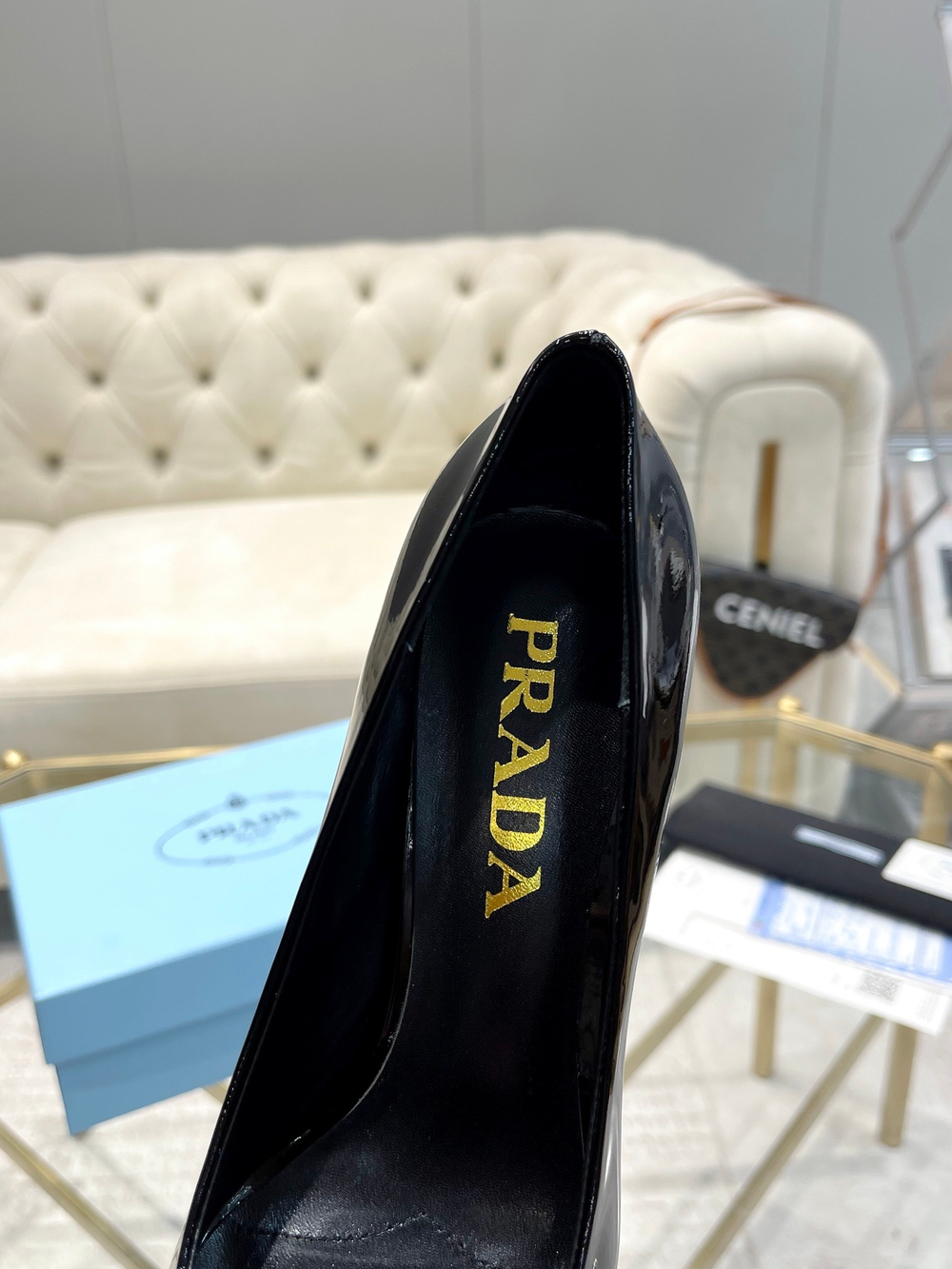 Prada Pumps