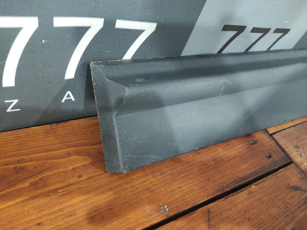 Накладка двери задней левой Kia Sorento 2 (XM) 09-20 Б/У Оригинал 877332P000