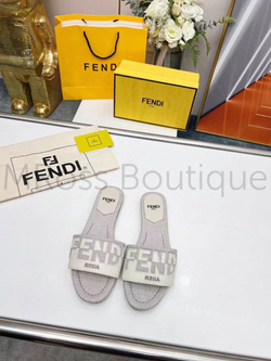 Шлепанцы Fendi Signature светло-серого цвета