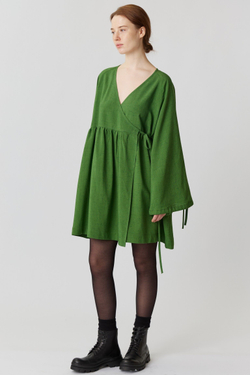 Платье на запах с широкими рукавами длины мини из зеленой вискозы с шёлком