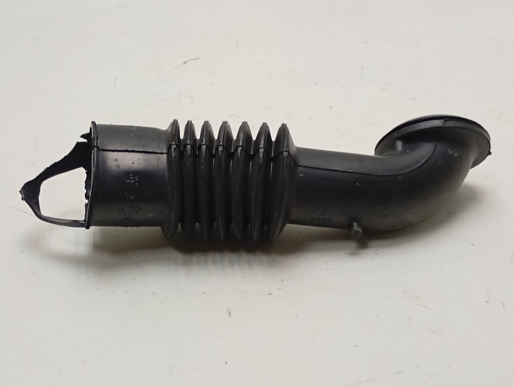 IWUB4085CIS кт59 Заливной патрубок для стиральной машины Indesit 230003360 б/у