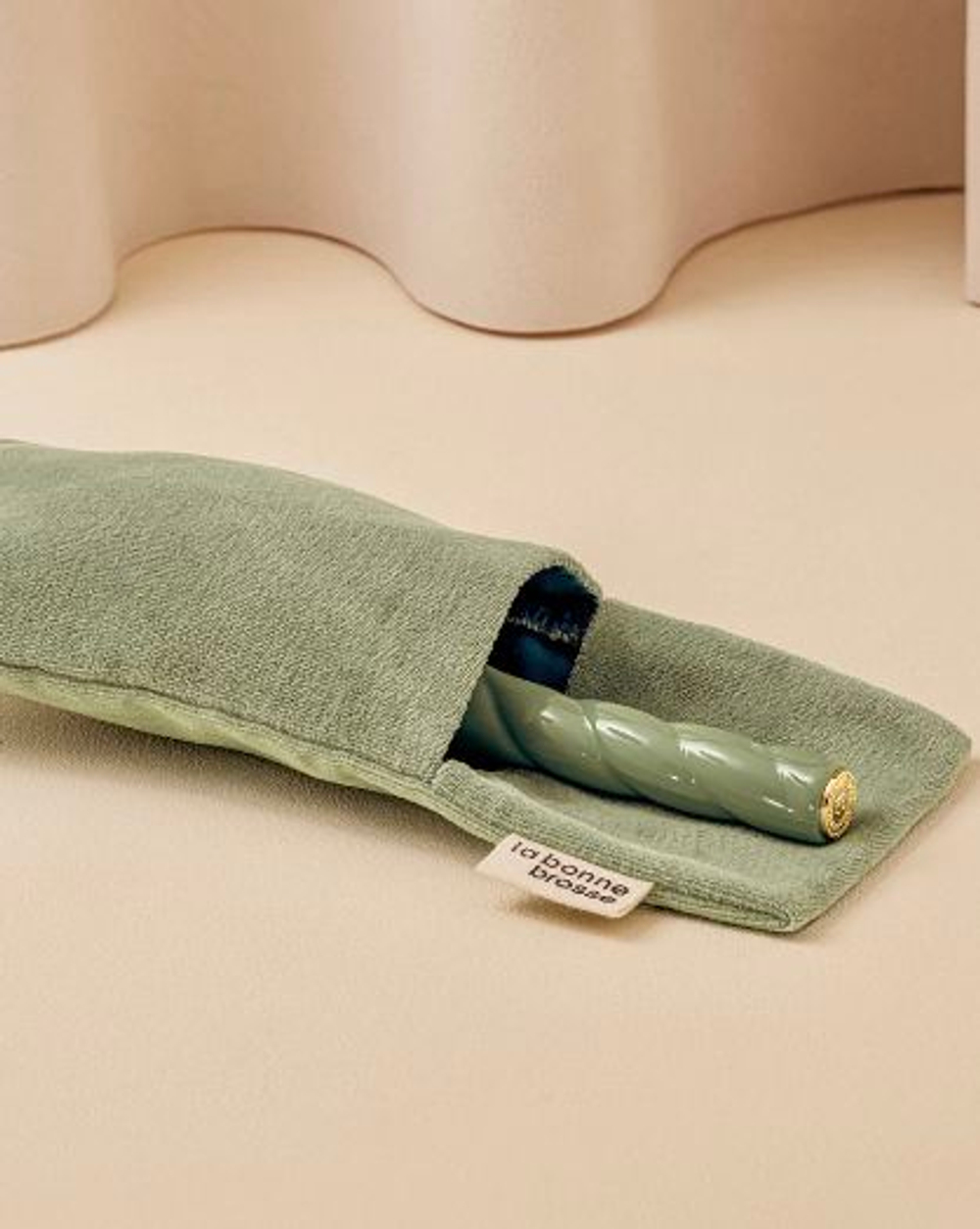 La Bonne Brosse Массажная расческа для волос N 02 Essential Detangling Brush - Emerald Green