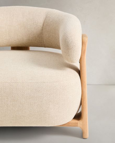 Уличное кресло Granite бежевое с ножками из тикового дерева