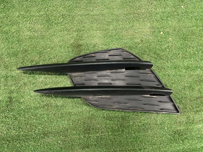 Решетка переднего бампера левая Mercedes A W177 (2018-2022) AMG