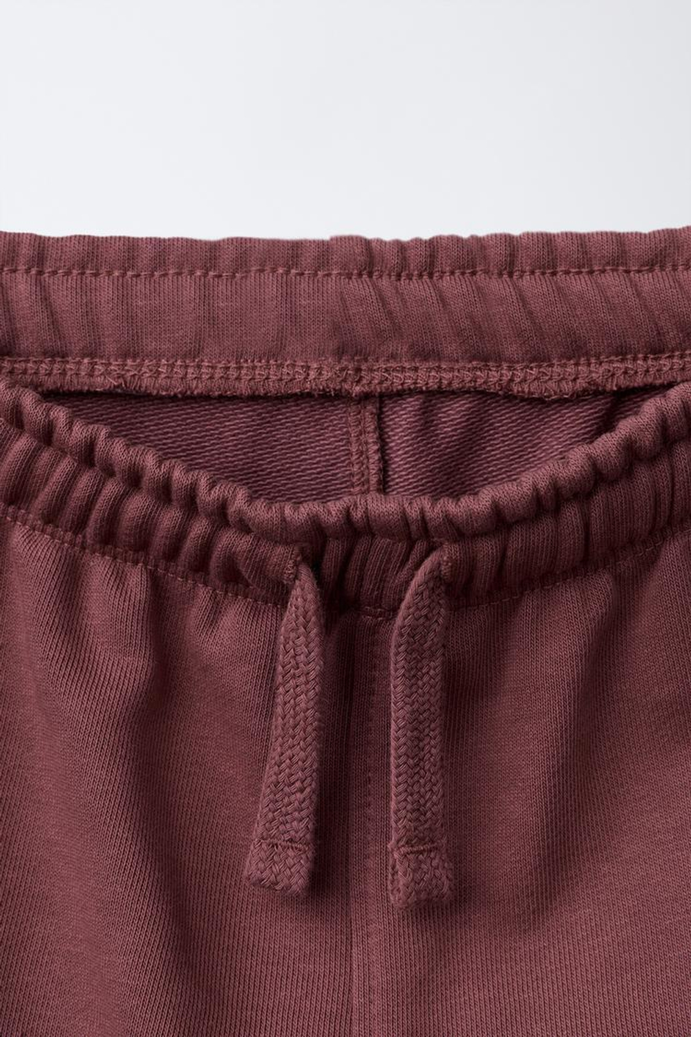 ZARA КОМПЛЕКТ ИЗ ТОЛСТОВКИ И БРЮК-ДЖОГГЕРОВ, СВЕТЛО-ГРАНАТОВЫЙ