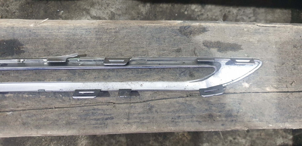 Молдинг решетки радиатора Mercedes GLE (C292) 15-19 Б/У Оригинал A2928880285