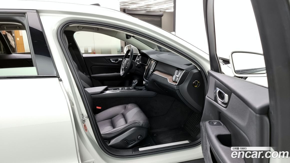 Volvo V60 Cross Country 2 Generation T5 AWD (05.2020)