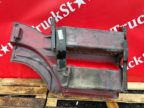 Корпус подножек левый