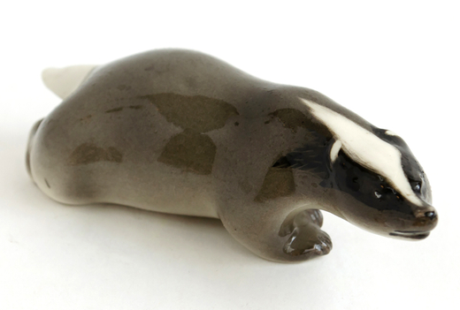 Статуэтка фарфоровая Барсук. Анималистика.  Мягкий фарфор, ручная  роспись. СССР. ЛФЗ. 1960-е гг.