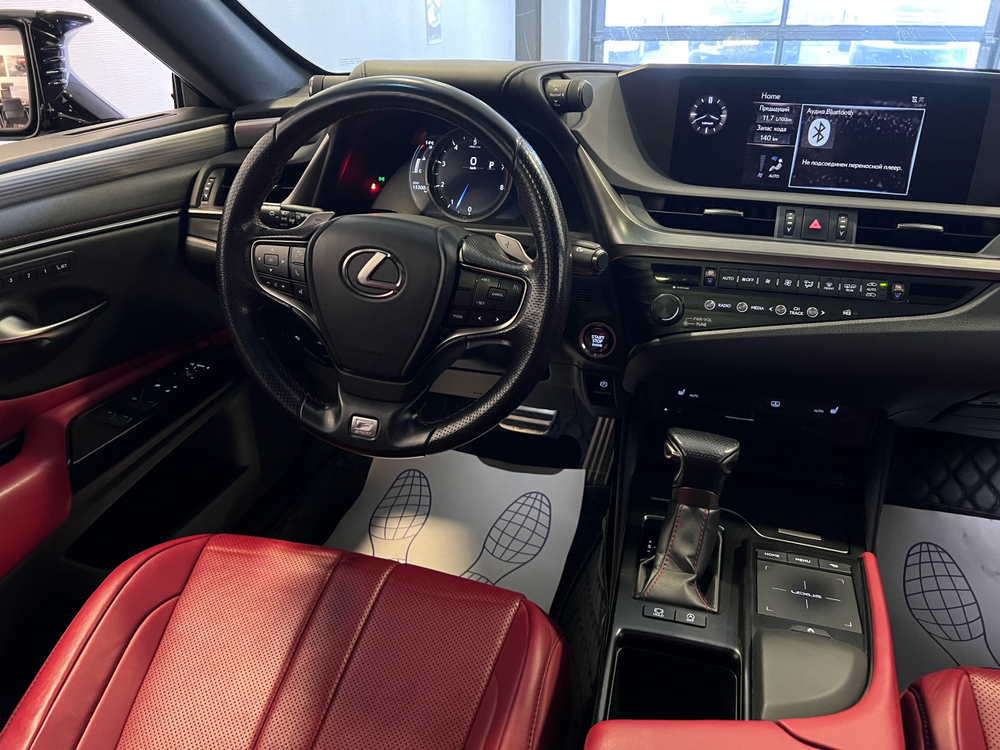 Lexus ES250, 2020 год