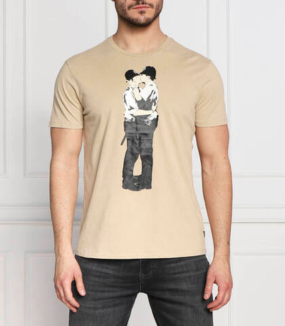 футболка police love GUESS - песочный(M3RI77 KBDL0)