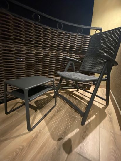 Столик пластиковый для лежака Pop антрацит Nardi Италия