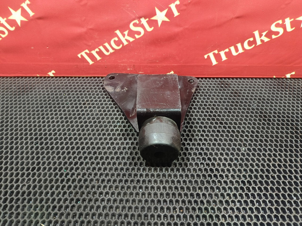 Отбойник кабины правый 2023г