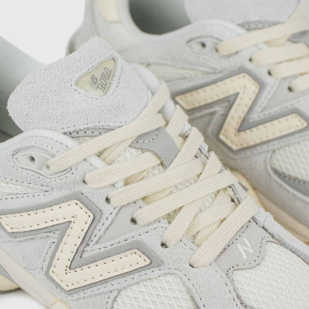 кроссовки New Balance 9060 Light Grey Wmns