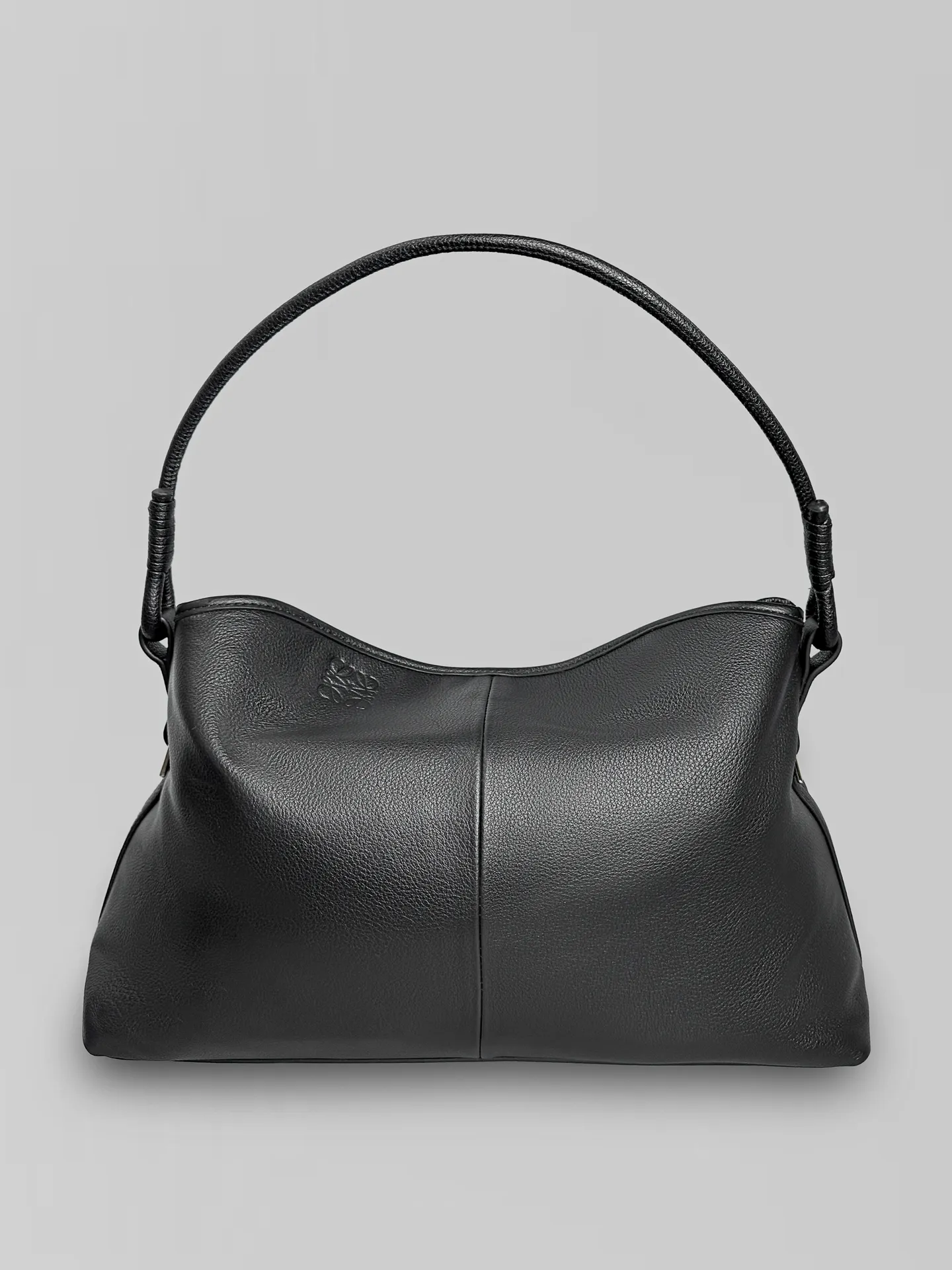 Сумка 8836 на магнитной застежке с короткой ручкой и ремешком в комплекте