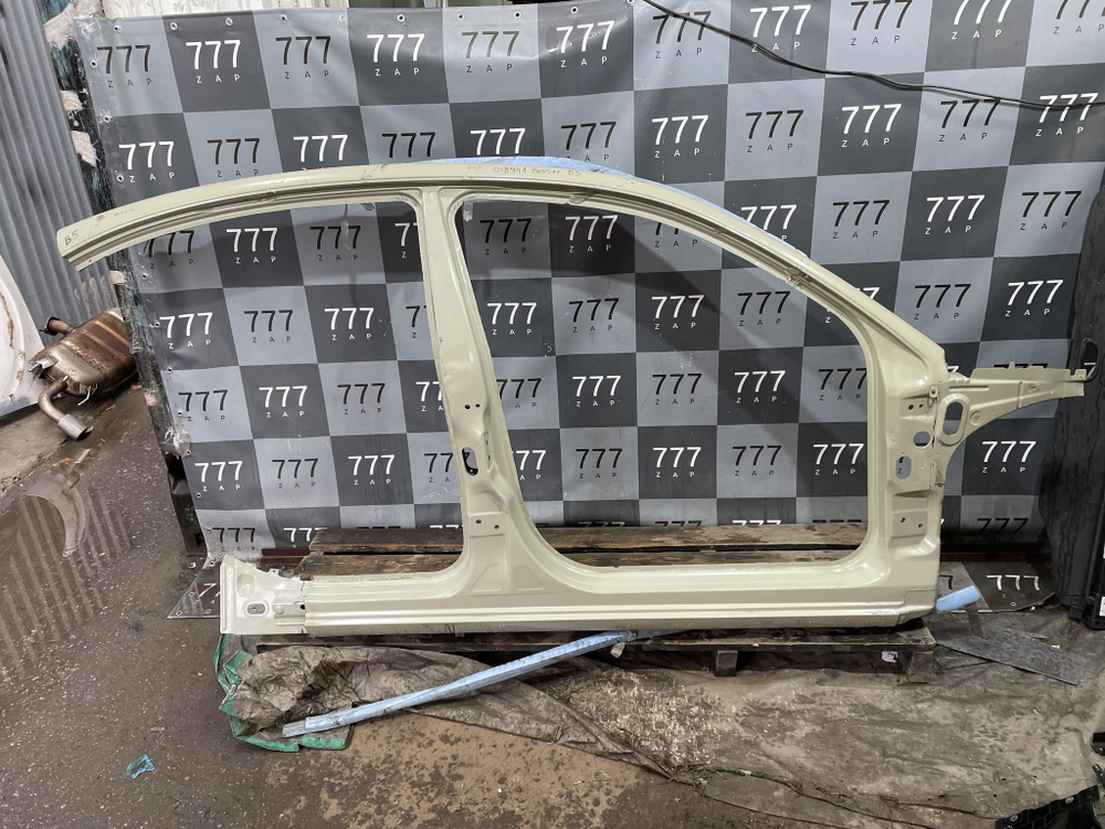 Боковина правая Skoda Superb 1, Passat B5  Новая Оригинал
