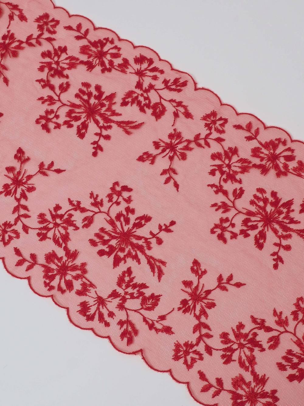 Вышивка на сетке красная неэластичная ширина 20 см ОТРЕЗЫ