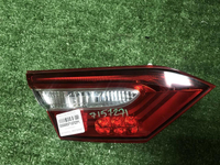 Фонарь левый внутр Toyota Camry XV70 17-нв галоген