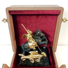 Настольный сувенир "Георгий Победоносец" в футляре