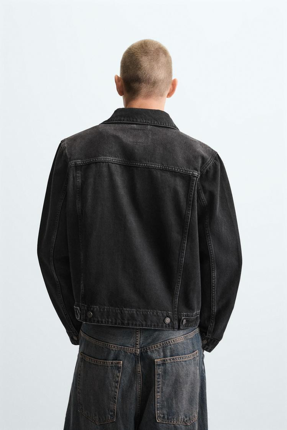 ZARA БАЗОВАЯ ДЖИНСОВАЯ КУРТКА, ЧЕРНЫЙ