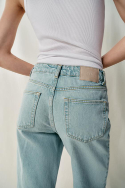 ZARA ДЖИНСОВЫЕ ШОРТЫ Z1975 СО СРЕДНЕЙ ПОСАДКОЙ, ГОЛУБОЙ