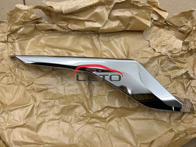 Молдинг переднего бампера (правая часть) Executive Lounge PZ321-60217 PZ32160217