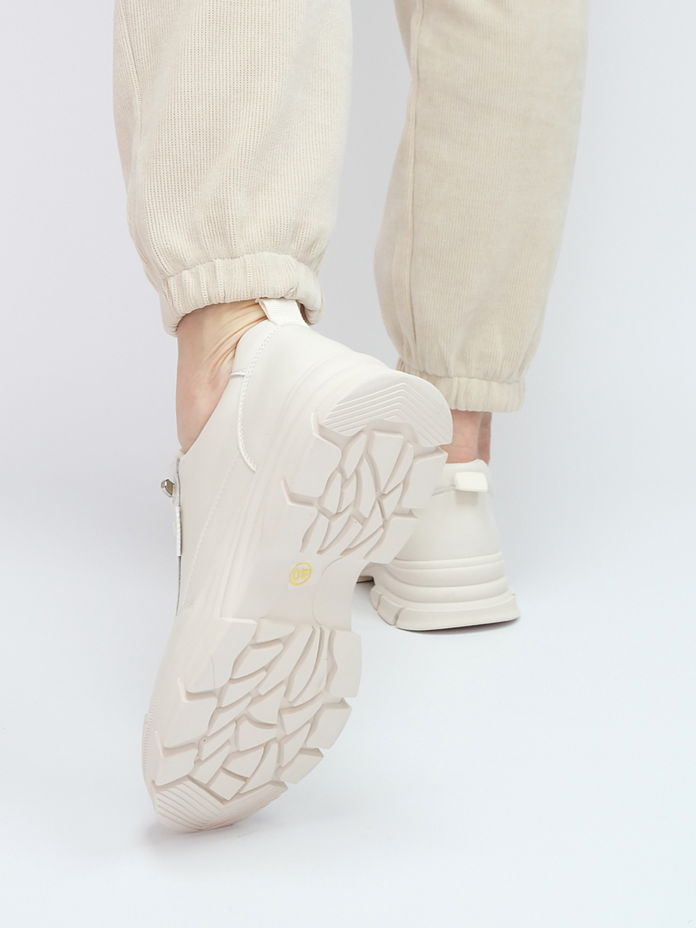 Кроссовки женские демисезонные