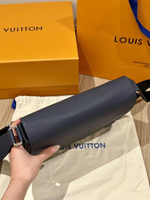 Сумка через плечо/мессенджер Louis Vuitton District PM