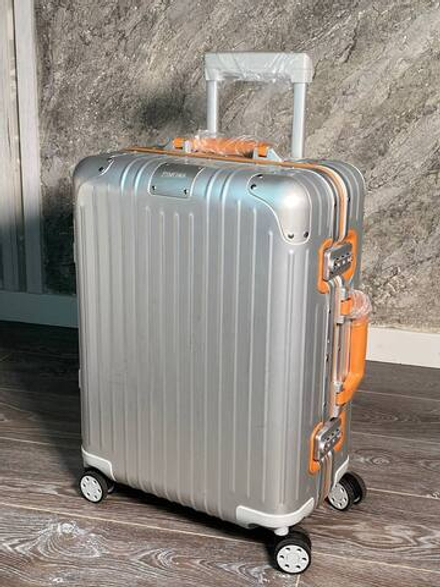 Чемодан Rimowa