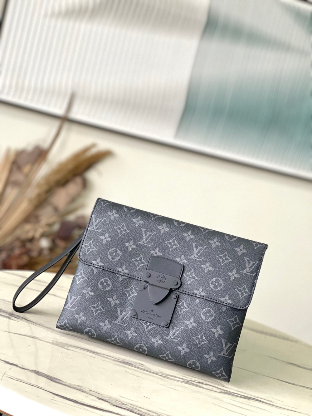 Louis Vuitton Pochette S-Lock