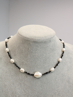 Комплект "Танец теней" с натуральным жемчугом и шпинелью