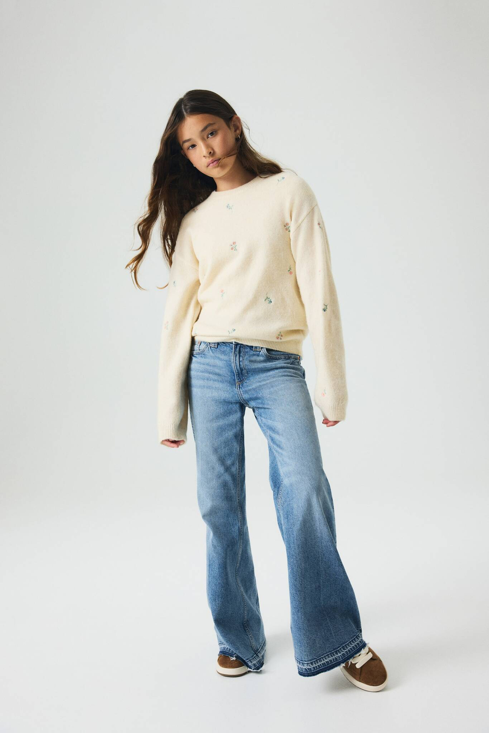 H&M Расклешенные джинсы, светло-синий