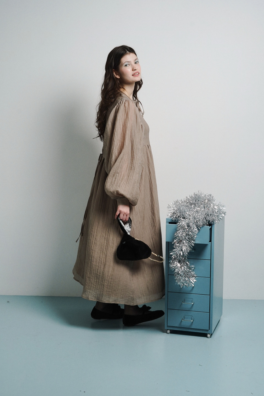 Платье с объемным рукавом, "Брызги шампанского"