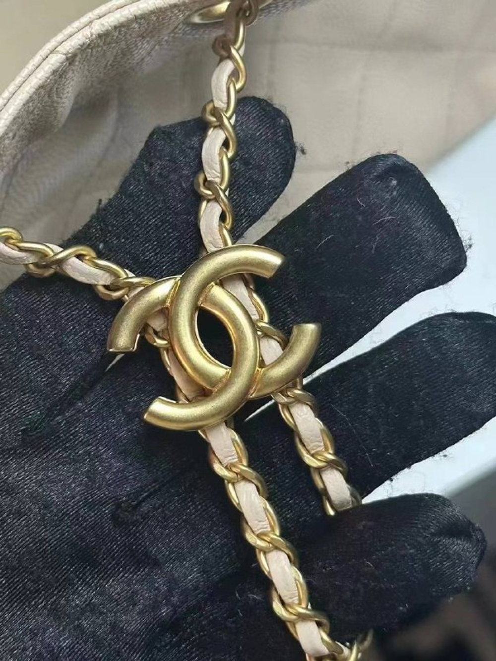 Бежевая сумка Chanel 25 Small HANDBAG