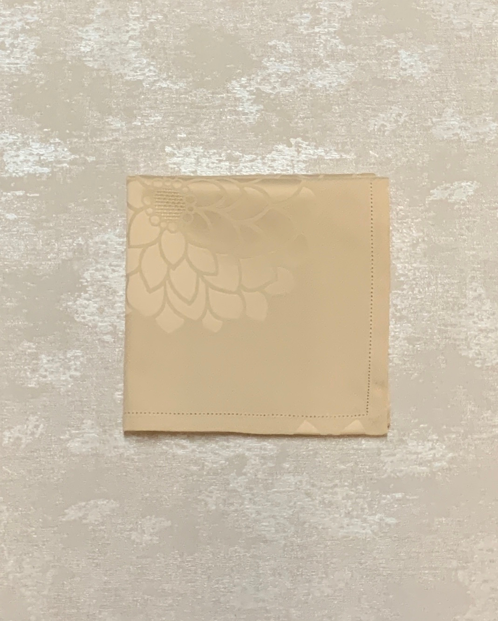 Скатерть круглая 220 и 12 салфеток Gamba 9822 Ecru сливочная