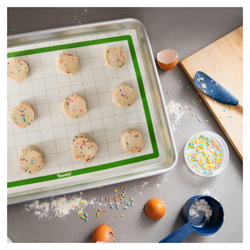 Коврик для выпечки 42х29см Tovolo разлинованный зеленый