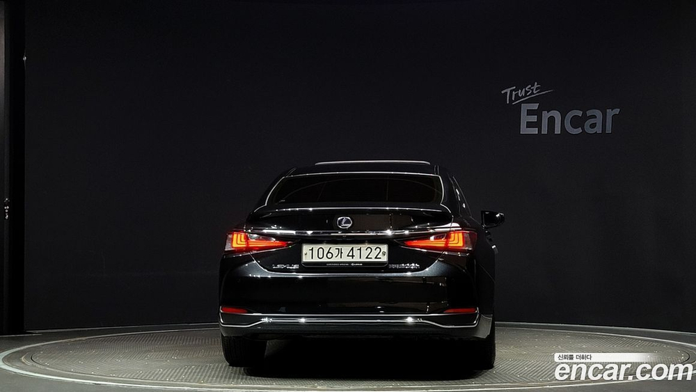 Lexus ES300h 7 Generation Luxury Plus (04.2020)
