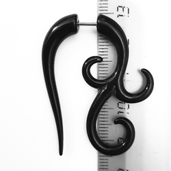 Серьга обманка растяжек ( фигурная 43 мм ) для имитации пирсинга ушей. Черный акрил. Цена за пару!