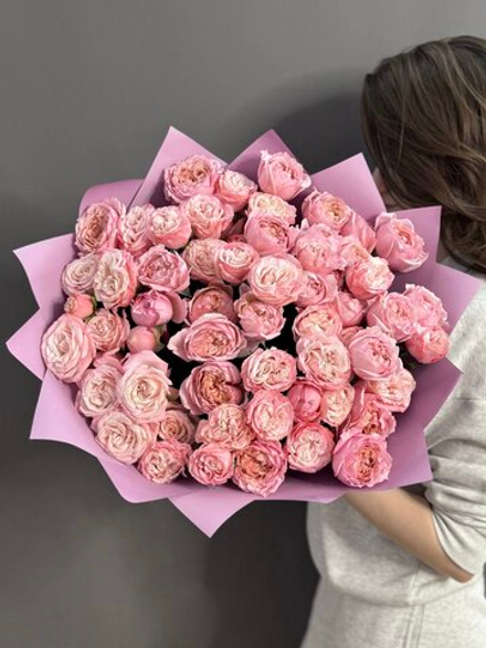 Букет из 15 пионовидных роз сортов "Julietta" и "Madam Bombastic"