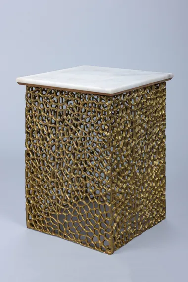 Комплект из 2 столиков Tappstol, белый мрамор, латунь