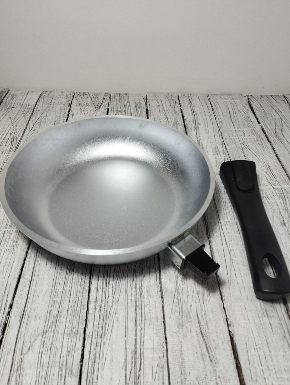 Сковорода 220/50мм съемная ручка без крышки с222