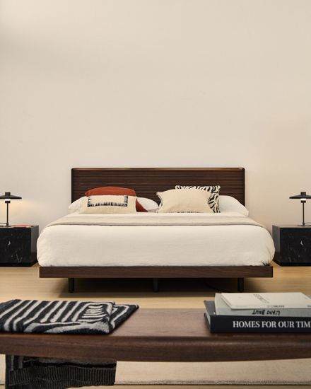 Кровать Norlen из орехового шпона с темной отделкой LED 180 x 200 см