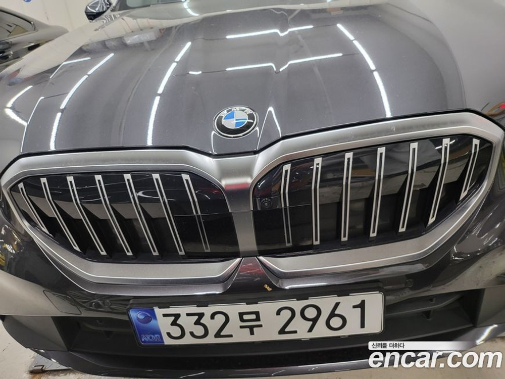 BMW 5 Series (G60) 520i (10.2023)