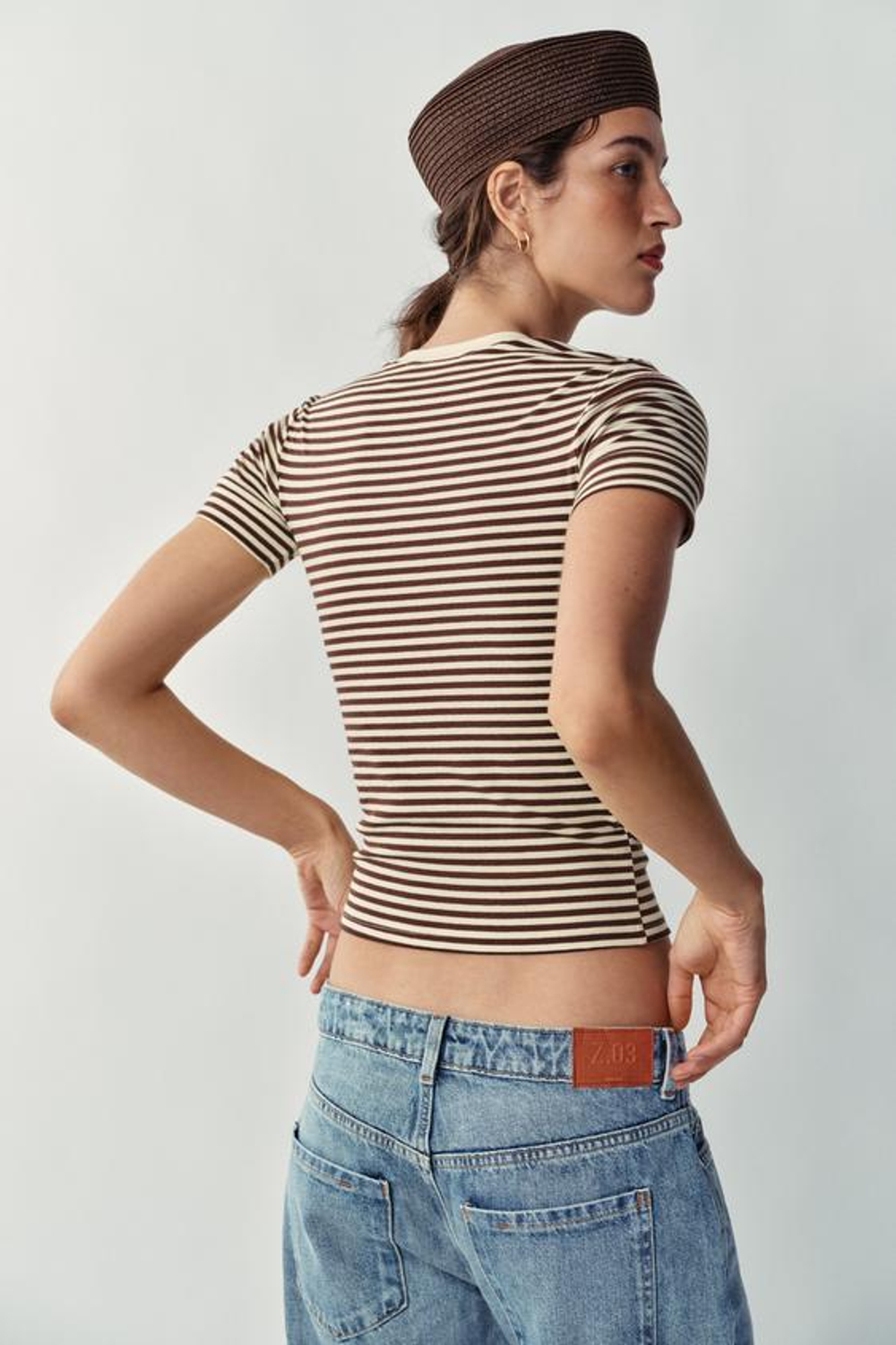 ZARA МИНИМАЛИСТИЧНАЯ ФУТБОЛКА С КОРОТКИМИ РУКАВАМИ, ПОЛОСКИ