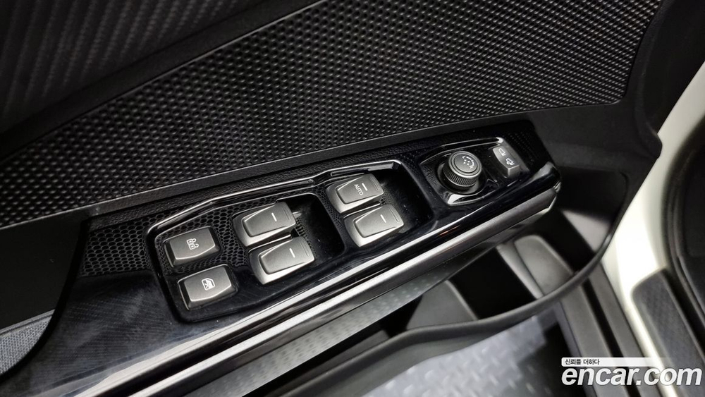 KG Mobility (Ssangyong) Very New Tivoli Дизель 1.6 2WD (09.2020)