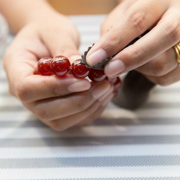 Как ухаживать за украшениями из янтаря? Наши советы