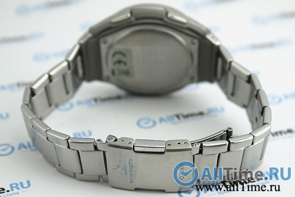 Часы Casio WVA-M650D-1A