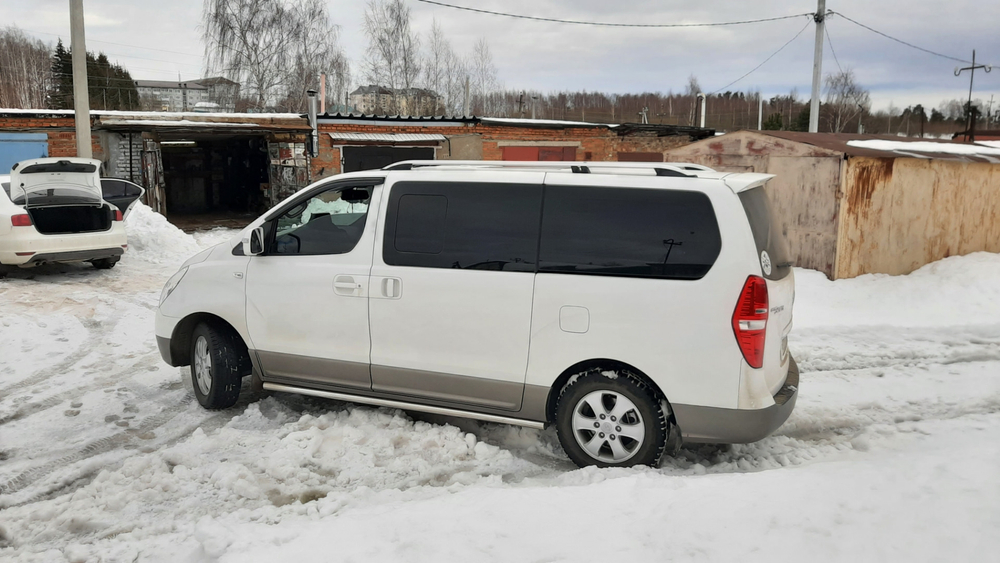 Рейлинги Crown на Hyundai Starex H1 2007+